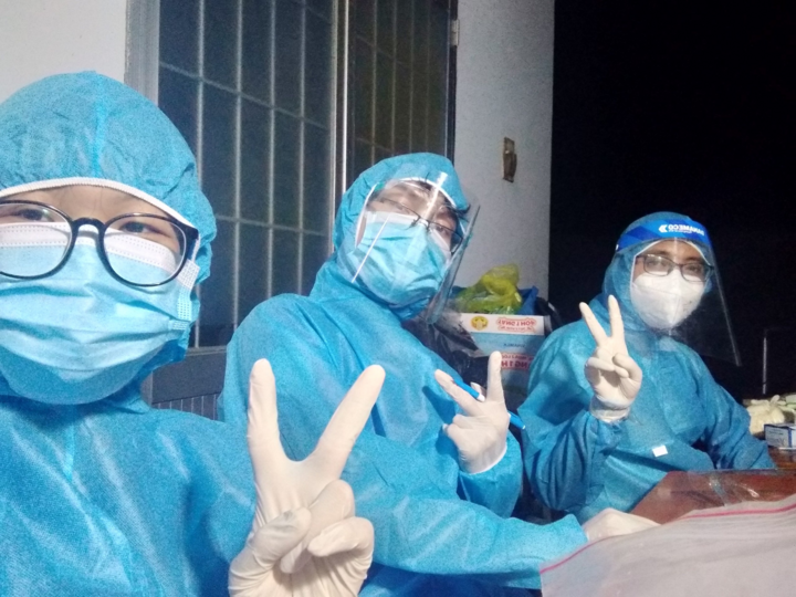 Những ngày chống dịch đến 22h của nữ sinh lớp 12 - 3