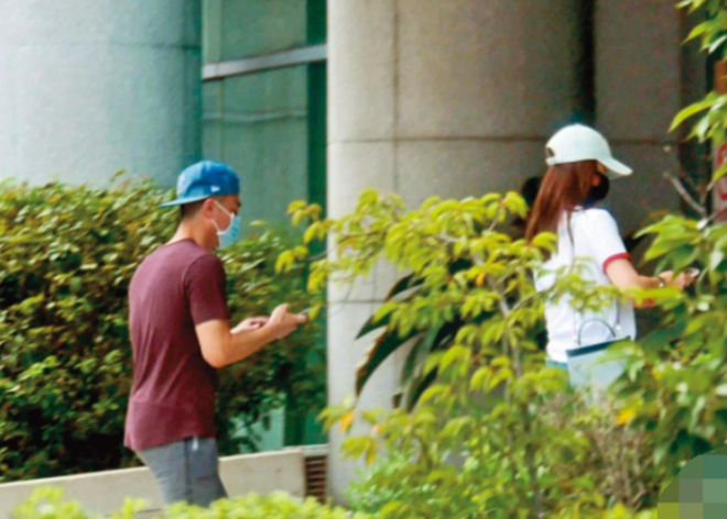 Sau tin đồn bị 'cấm cửa', Lâm Tâm Như và Hoắc Kiến Hoa xuất hiện rạng rỡ - 4