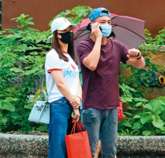 Sau tin đồn bị 'cấm cửa', Lâm Tâm Như và Hoắc Kiến Hoa xuất hiện rạng rỡ - 2