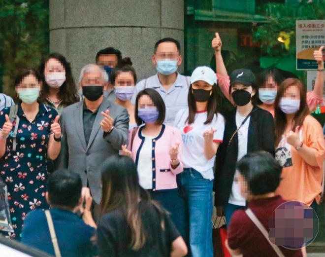 Sau tin đồn bị 'cấm cửa', Lâm Tâm Như và Hoắc Kiến Hoa xuất hiện rạng rỡ - 5