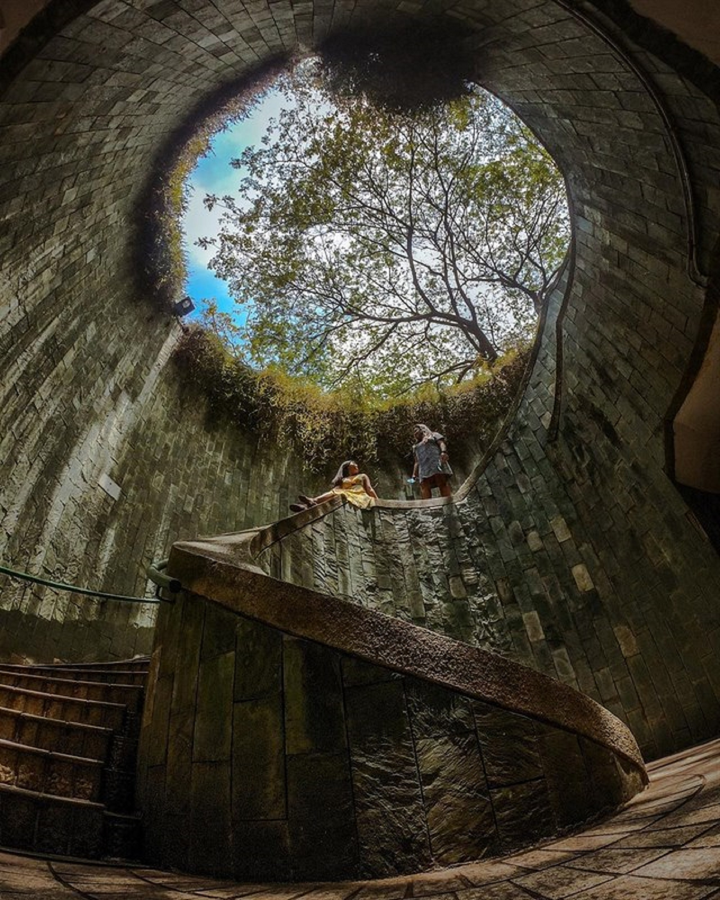 Góc sống ảo đượm màu huyền bí thu hút giới trẻ khắp nơi đến check-in - 4