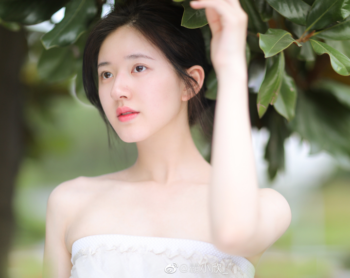 Nhan sắc mỹ nữ là đối thủ của Địch Lệ Nhiệt Ba - 3