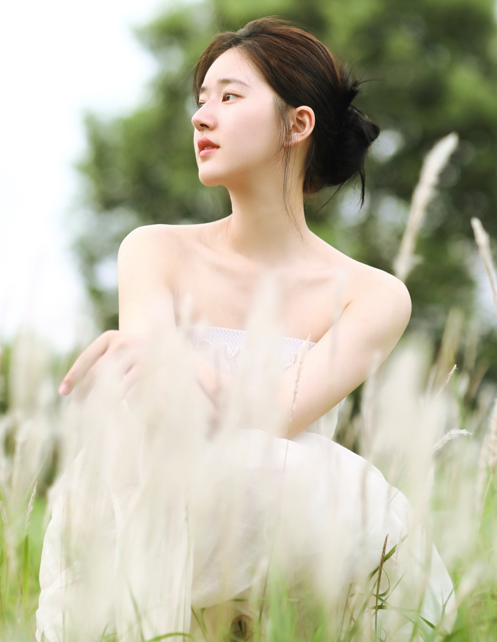 Nhan sắc mỹ nữ là đối thủ của Địch Lệ Nhiệt Ba - 5