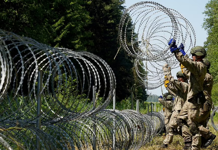 Cảnh khốn cùng của người Afghanistan: Belarus đuổi đi, Ba Lan cấm vào lãnh thổ - 2