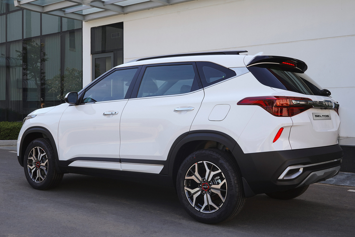 giá lăn bánh Hyundai i10 2021 ảnh 5 Giá lăn bánh những mẫu ôtô mới ra mắt tại Việt Nam - 5