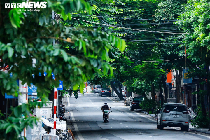 Ảnh: Người dân chấp hành nghiêm giãn cách xã hội trong ngày Quốc khánh - 7