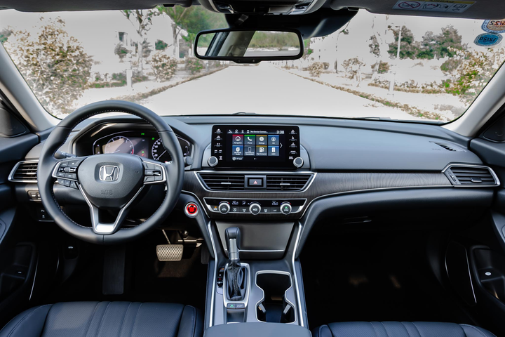 3 mẫu sedan tiết kiệm nhiên liệu nhất tại Việt Nam - 12