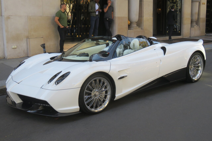 Dàn siêu xe triệu USD của hoàng tử Saudi Arabia - 8