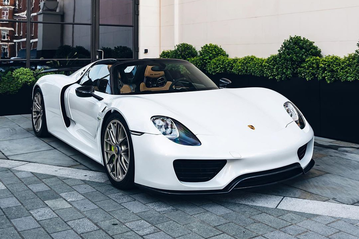 Dàn siêu xe triệu USD của hoàng tử Saudi Arabia - 9