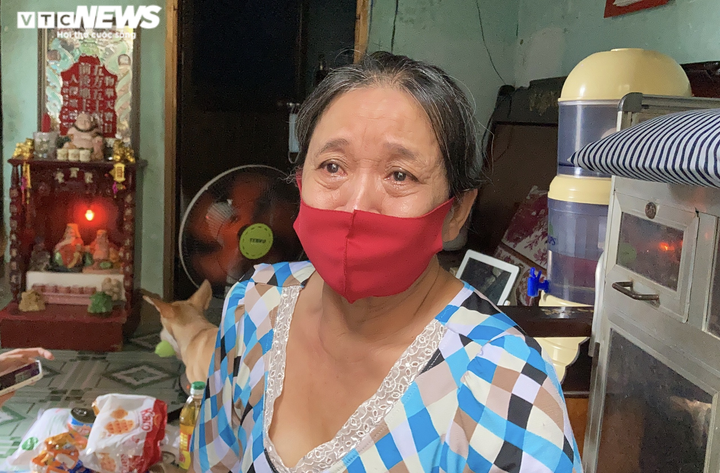 Ảnh: Bộ đội đẩy xe thồ đến từng con hẻm, phát quà cho người dân TP.HCM - 10