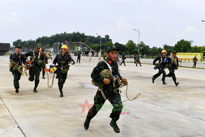So tài kịch tính ở chặng 'Về đích' - 1