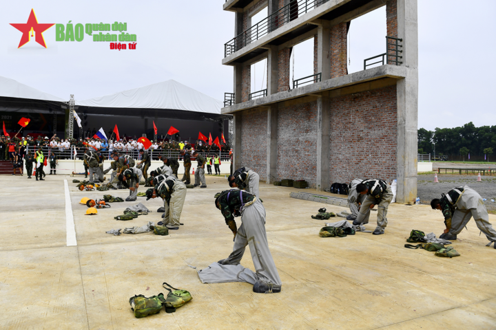 So tài kịch tính ở chặng 'Về đích' - 13