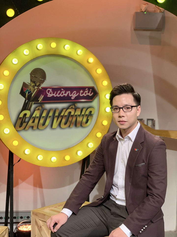 MC Hoàng Dương Thời sự VTV: Có những bình luận xúc phạm rất khiếm nhã - 4