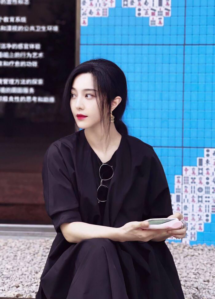 Bí quyết giúp Băng Phạm không xuống sắc như Triệu Vy, ngồi lề đường cũng đẹp - 2