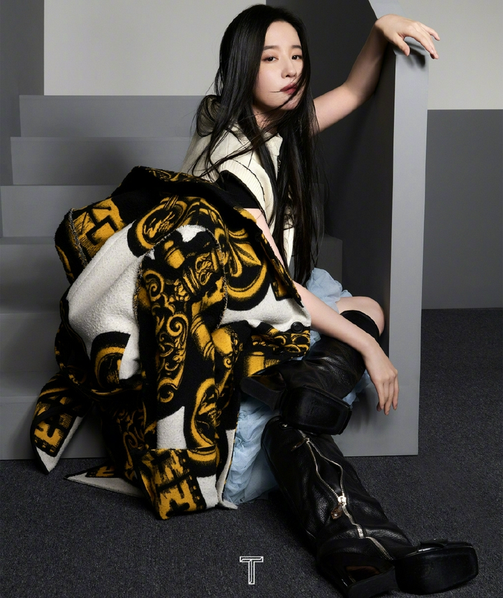 Lưu Diệc Phi đẹp xuất sắc trên trang bìa tạp chí tháng 9 - 2