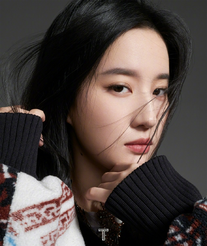 Lưu Diệc Phi đẹp xuất sắc trên trang bìa tạp chí tháng 9 - 4