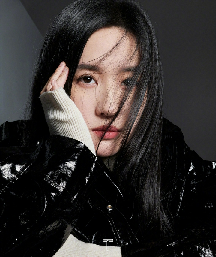 Lưu Diệc Phi đẹp xuất sắc trên trang bìa tạp chí tháng 9 - 3