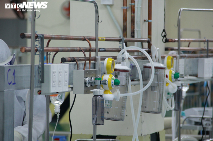 Biến hầm xe chung cư thành trung tâm hồi sức COVID-19 - 8