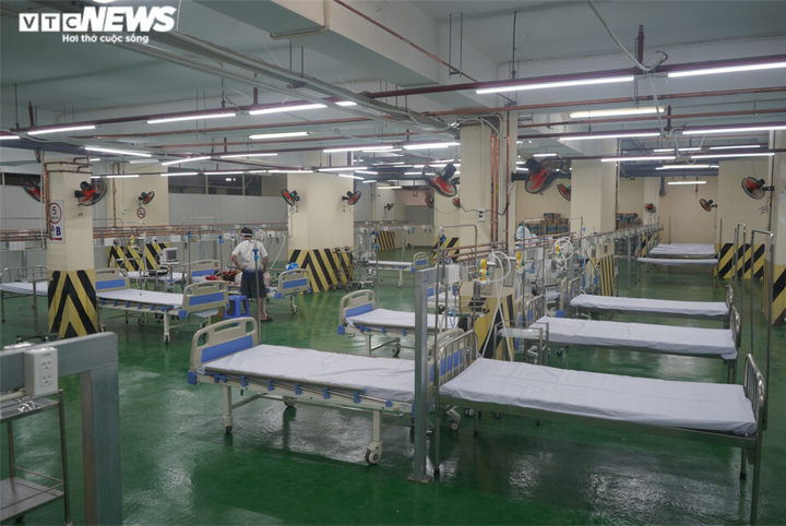 Biến hầm xe chung cư thành trung tâm hồi sức COVID-19 - 4