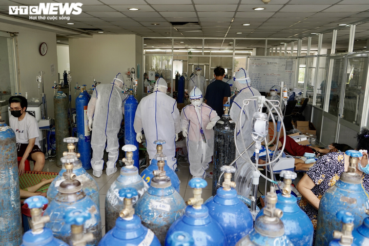 Biến hầm xe chung cư thành trung tâm hồi sức COVID-19 - 3