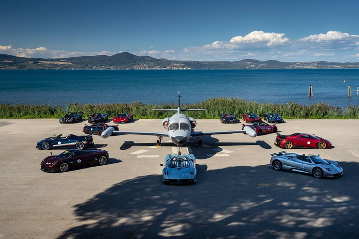 Hành trình triệu USD của những chiếc siêu xe Pagani - 17