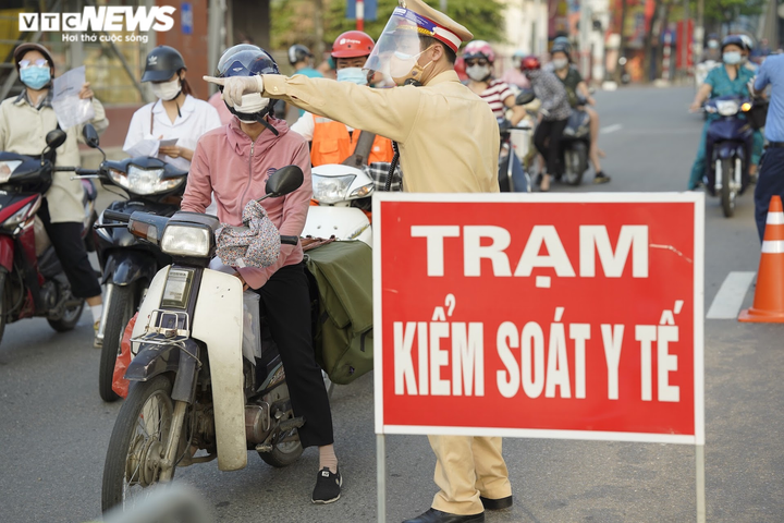 Từ 6/9, người dân lưu thông qua 3 vùng chống dịch của Hà Nội thế nào? - 1