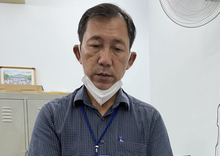 TP.HCM: Bắt giam cán bộ phường cho người quen nhận tiền hỗ trợ COVID-19 - 1