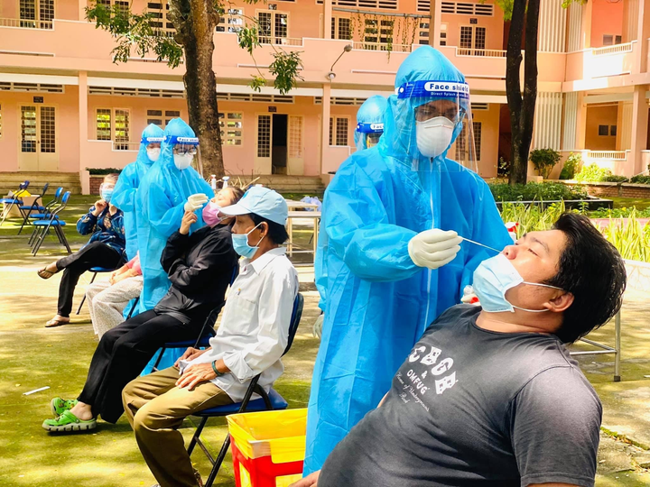 Trưa 5/9, Hà Nội thêm 40 ca dương tính với SARS-CoV-2, trong đó 1 ca cộng đồng - 1