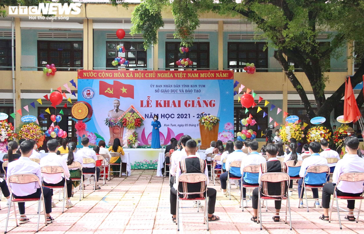 Học sinh cả nước tham dự lễ khai giảng đặc biệt năm học mới 2021 - 2022 - 22