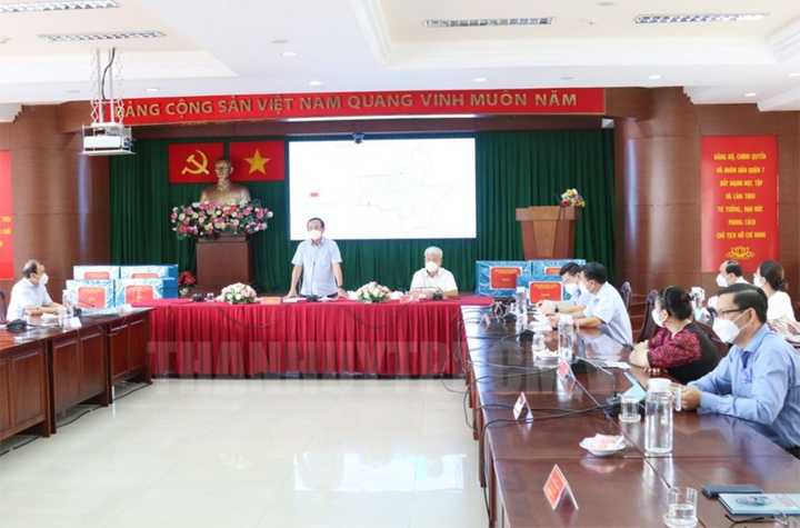 TP.HCM chọn quận 7 và Củ Chi là hai mũi đột phá cho kịch bản bình thường mới - 1