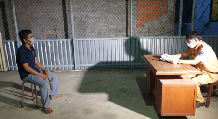 Nói tên Trưởng phòng CSGT để xe qua chốt kiểm dịch: Kiểm điểm, rút kinh nghiệm - 1