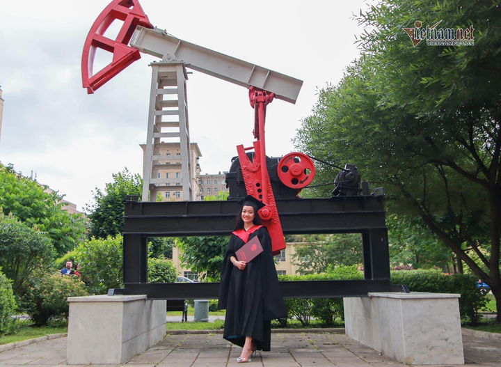 Cô gái Đồng Tháp tốt nghiệp Đại học Dầu khí ở Nga với điểm gần tuyệt đối - 2