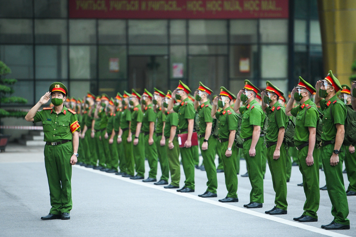 650 học viên cảnh sát xuất quân vào miền Nam chống dịch - 4
