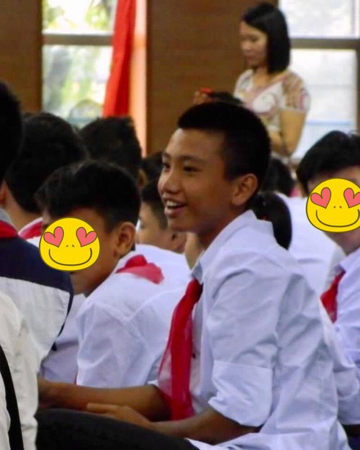 Tuyển thủ Việt Nam thời đeo khăn quàng đỏ: Thần thái 'ngôi sao', soái ca từ bé - 6