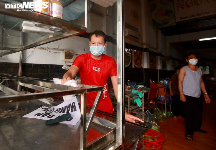 Được bán đồ mang về, chủ quán ăn ở Hà Nội nói 'vui hơn nhặt được tiền' - 3