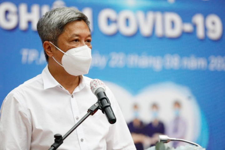 Đề xuất người tiêm 2 mũi vaccine COVID-19 được đi lại: Thứ trưởng Y tế nói gì? - 1