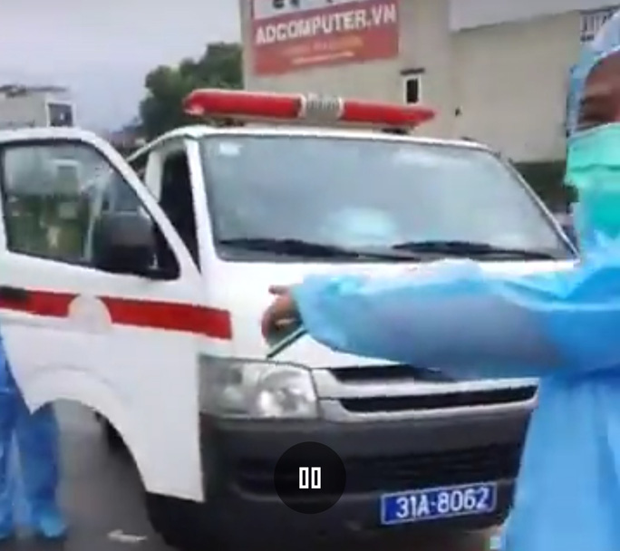 Người đàn ông ở vùng cách ly chết khi đi cấp cứu: Chủ tịch huyện báo cáo gì? - 1