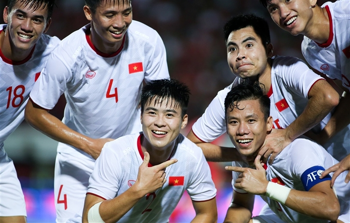 Nên cho phép khán giả tiêm 2 mũi vaccine tới Mỹ Đình cổ vũ tuyển Việt Nam - 3