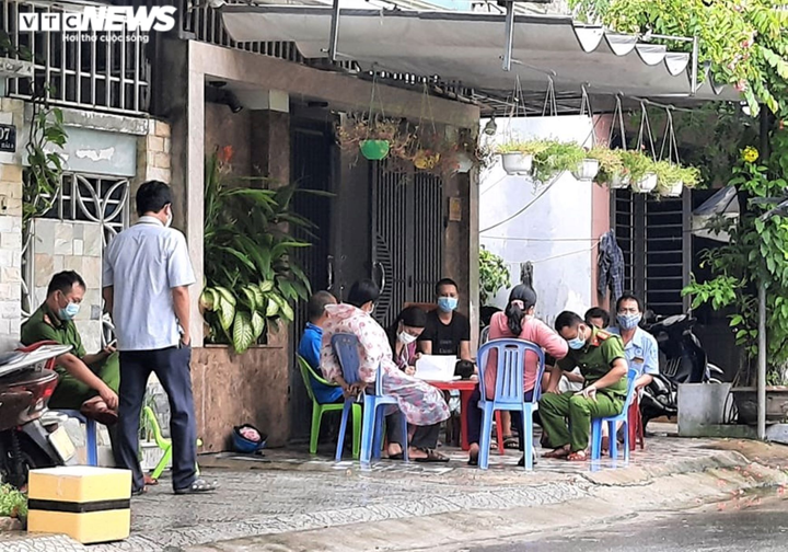 Đà Nẵng: Nhiều hộ dân muốn đổi mì tôm sang tiền, lãnh đạo phường nói gì? - 2