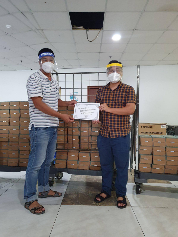 Người Việt tại New Zealand quyên góp 550 triệu mua sữa cho các bệnh viện TP.HCM - 6