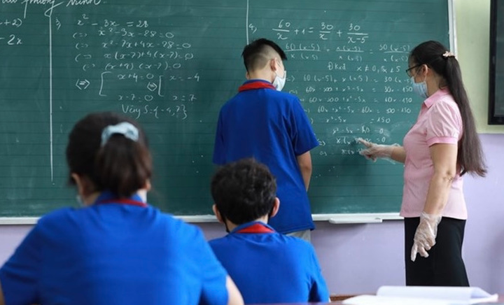 Nhiều giáo viên bị kẹt ngoài tỉnh, Hậu Giang, Cà Mau xử lý thế nào? - 1