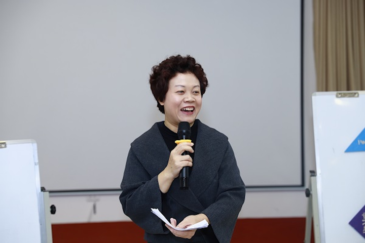 Dạy trực tuyến lớp 1: Viết chữ có thể chậm hơn, không nên cứng nhắc lịch học - 1