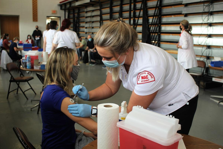 Nước giàu tiêm vaccine chậm lại, thế giới sẽ có thảm họa COVID-19 mới - 1