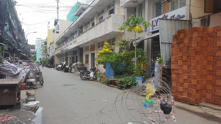 Người dân bảo 'có tiêu cực' trong chi tiền hỗ trợ COVID-19, phường nói gì? - 3