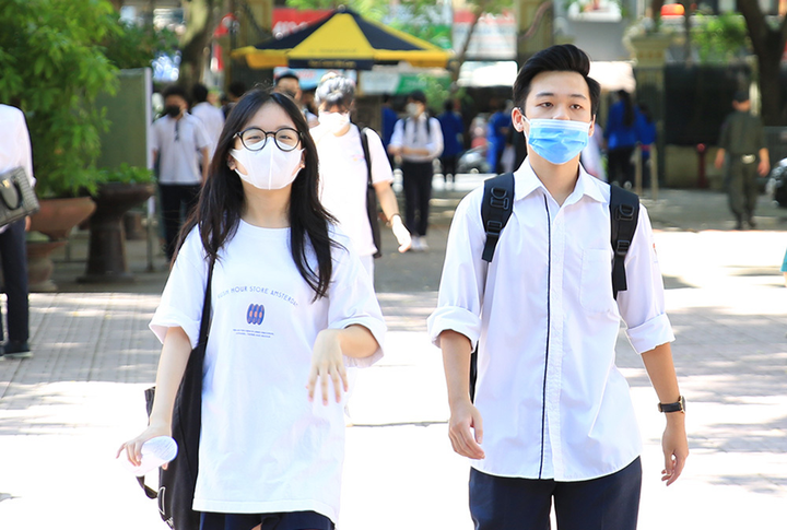 Hơn 13.800 học sinh, sinh viên, giáo viên mắc COVID-19 - 1