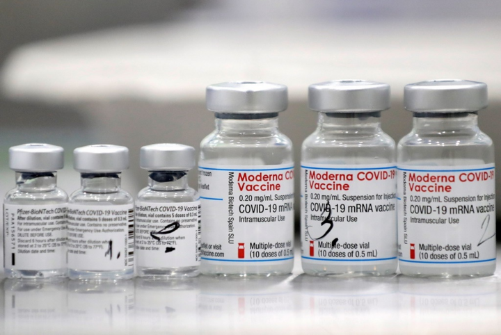 Các nước đang tiêm trộn vaccine COVID-19 ra sao? - 1