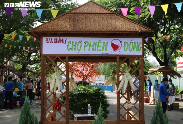 Ảnh: Nghìn hộ khó khăn ở Hội An xách giỏ đi chợ 'không tốn đồng nào' - 1