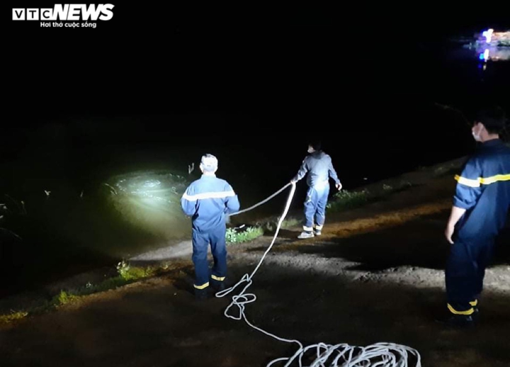 Chồng ghen tuông, đánh vợ cũ nhập viện rồi nhảy hồ tự tử - 1