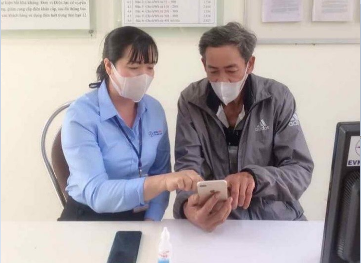 PC Đắk Lắk nâng cao tỷ lệ khách hàng thanh toán trực tuyến - 1