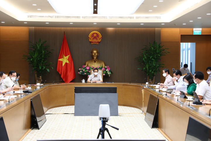 Phó Thủ tướng Vũ Đức Đam: Bộ GD&ĐT cần giảm tải chương trình khi dạy trực tuyến - 3